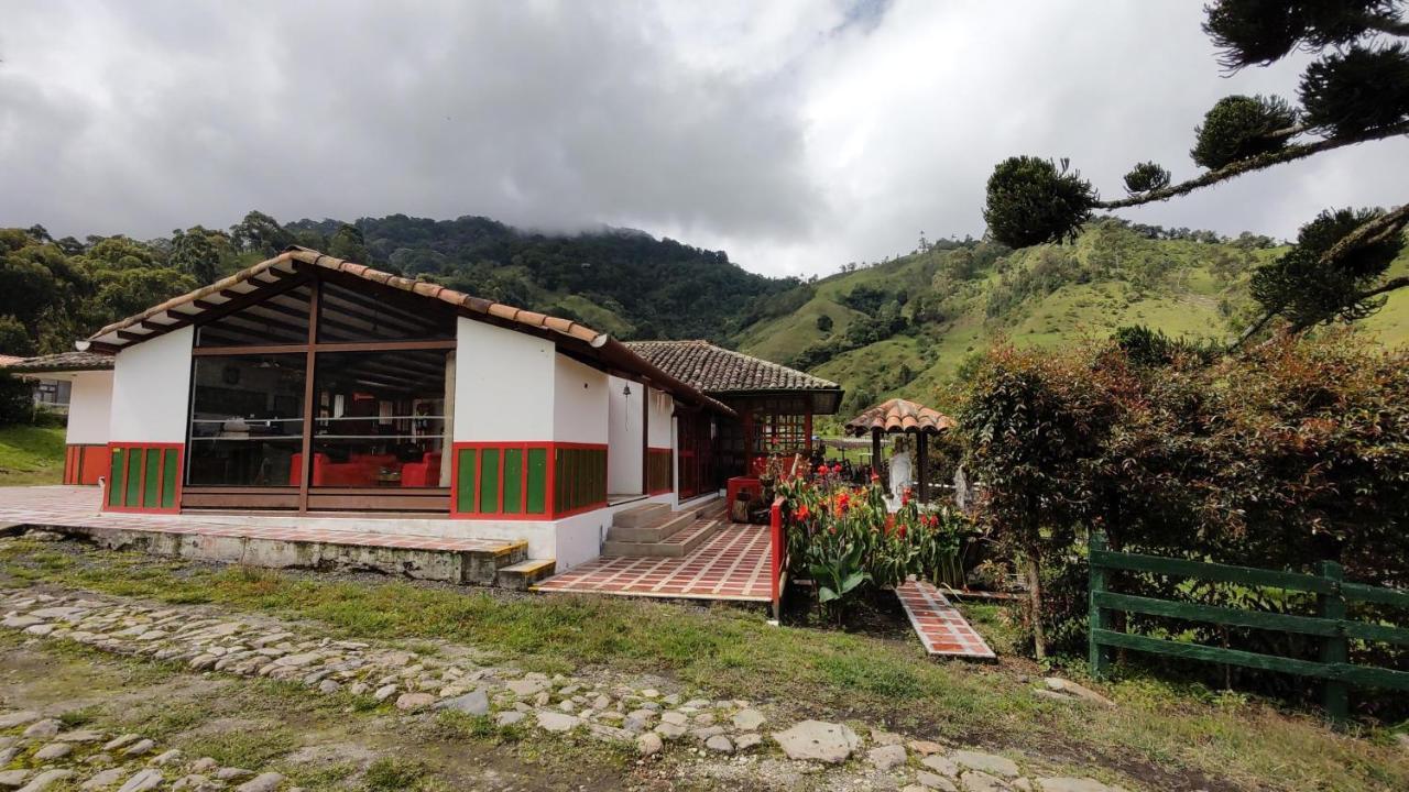 Ecohotel Pinohermoso Reserva Natural Саленто Экстерьер фото