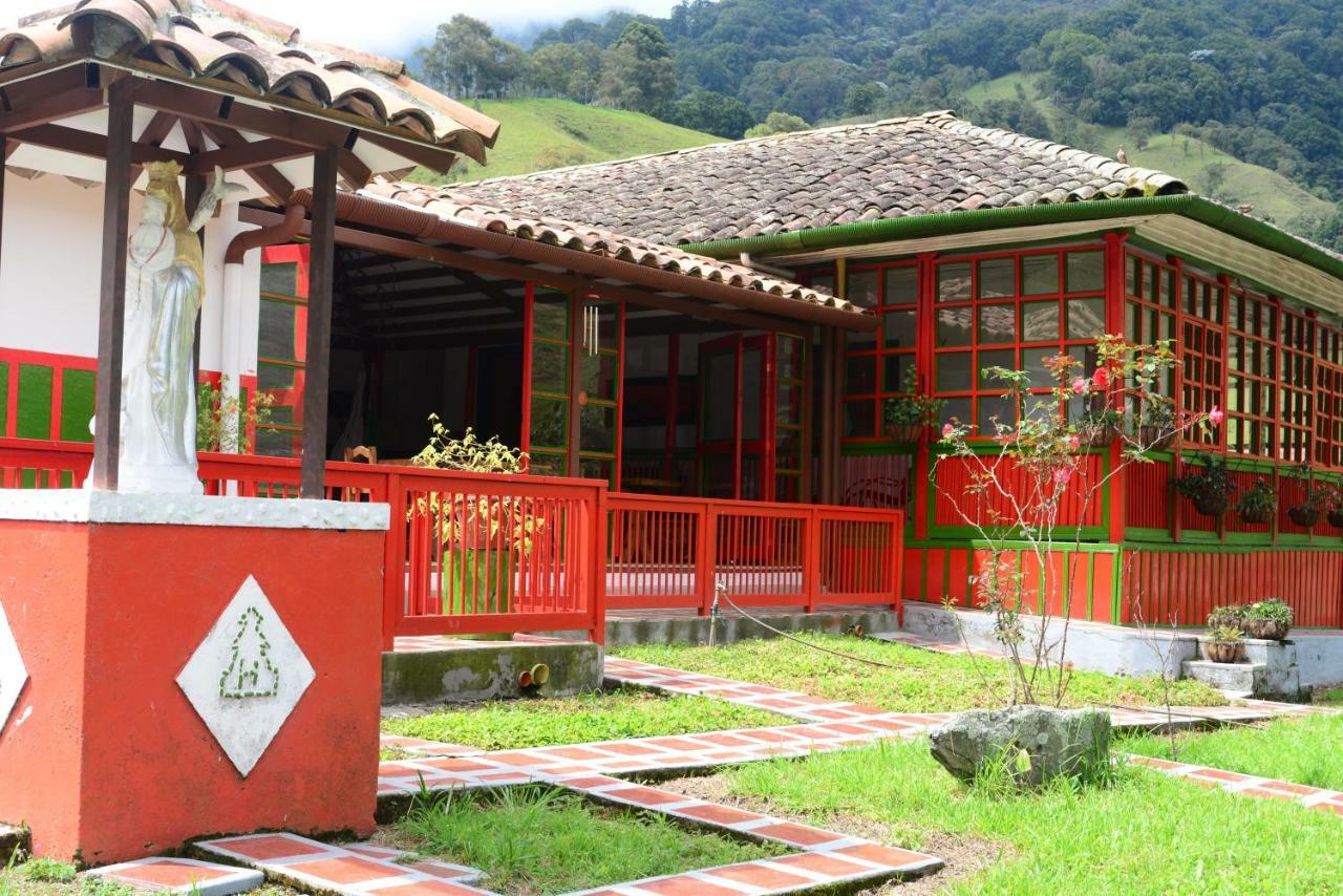 Ecohotel Pinohermoso Reserva Natural Саленто Экстерьер фото
